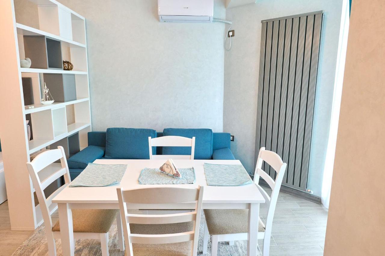 Moonlight Studio - Spa N Pools Beach Resort Mamaia Exterior foto