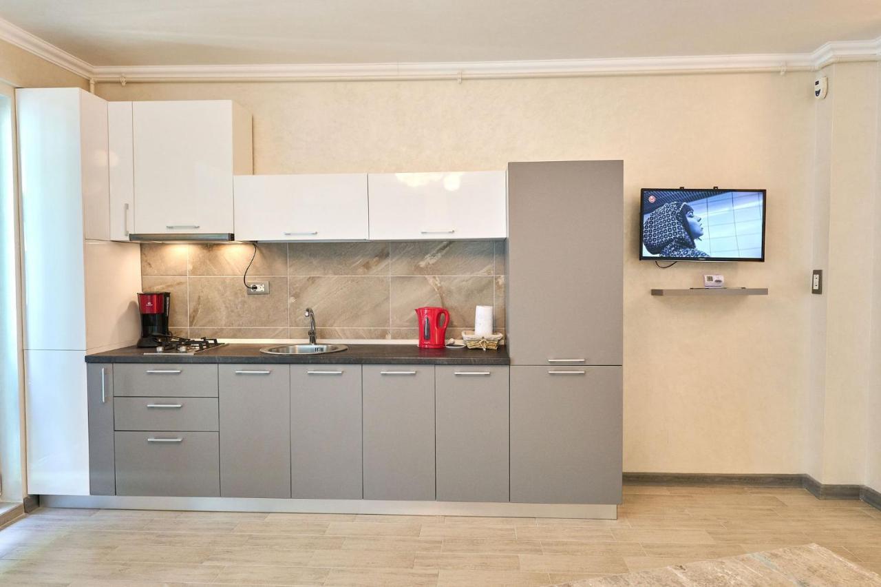 Moonlight Studio - Spa N Pools Beach Resort Mamaia Exterior foto